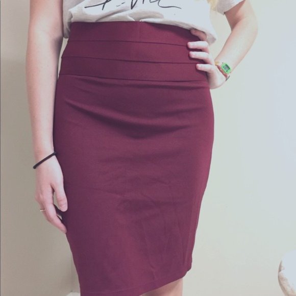 Max Studio - Burgundy Pencil Skirt Large - Picture 1 of 1